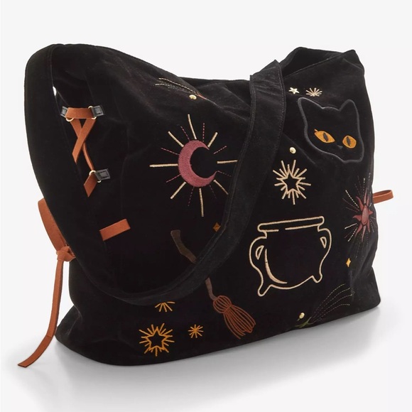 Disney Hocus Pocus Icons Velvet Embroidered Crossbody Bag and Wristlet NWT - Picture 4 of 10